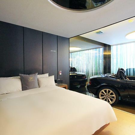 H Drive Hotel Iksan Экстерьер фото
