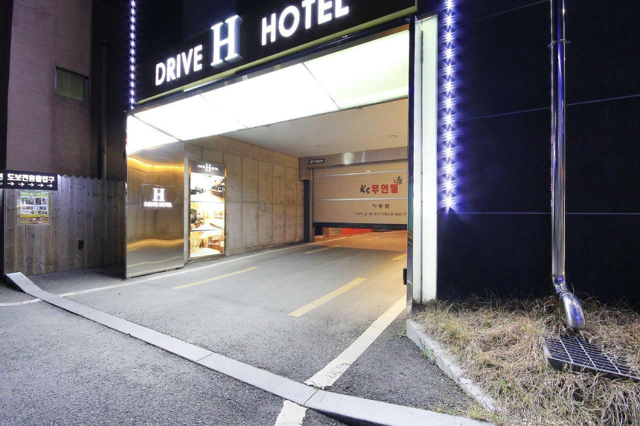 H Drive Hotel Iksan Экстерьер фото