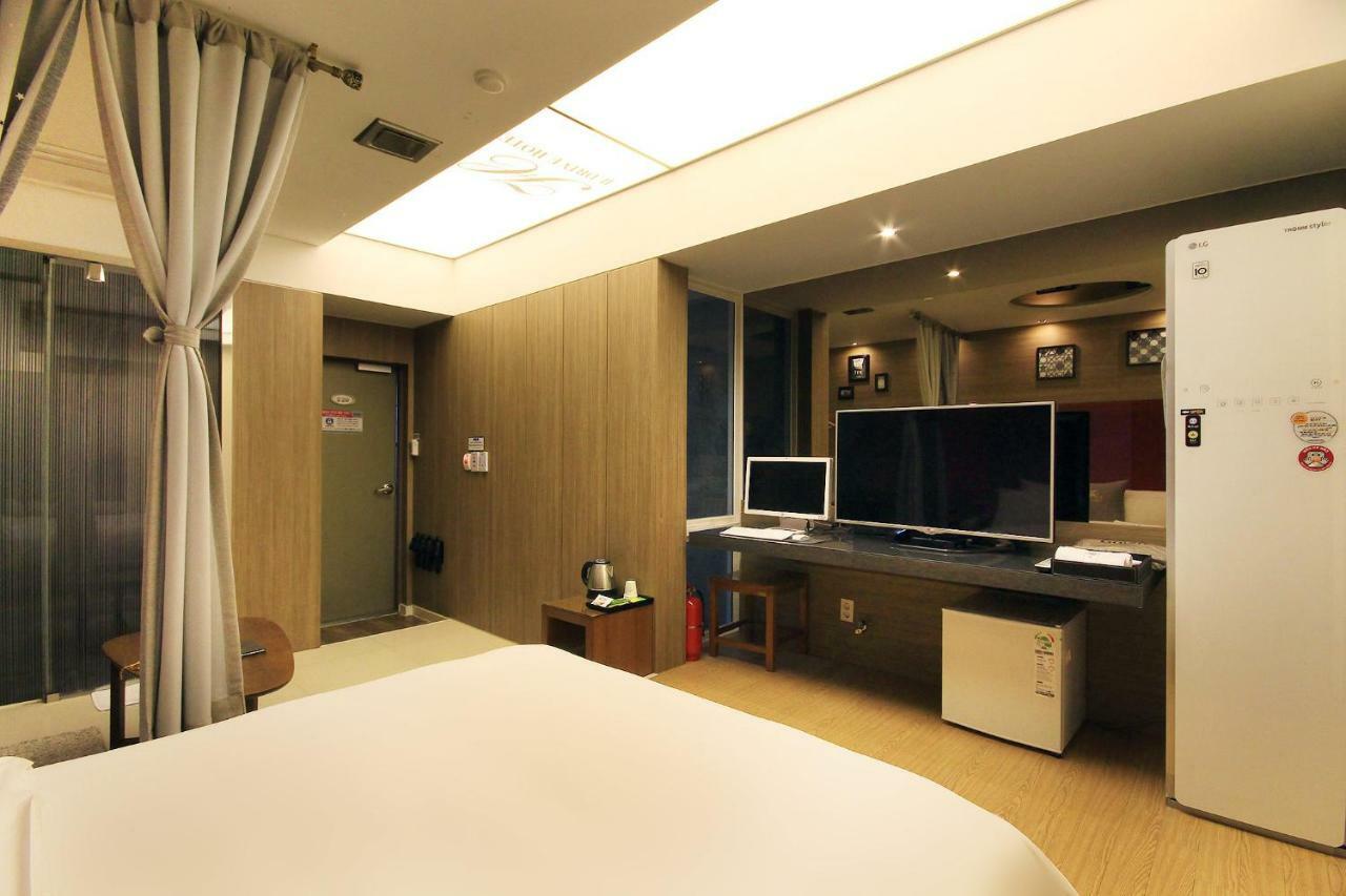 H Drive Hotel Iksan Экстерьер фото