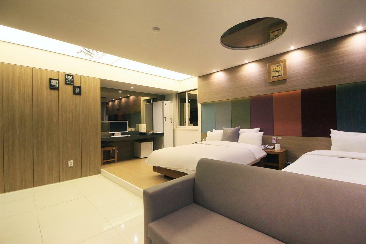 H Drive Hotel Iksan Экстерьер фото