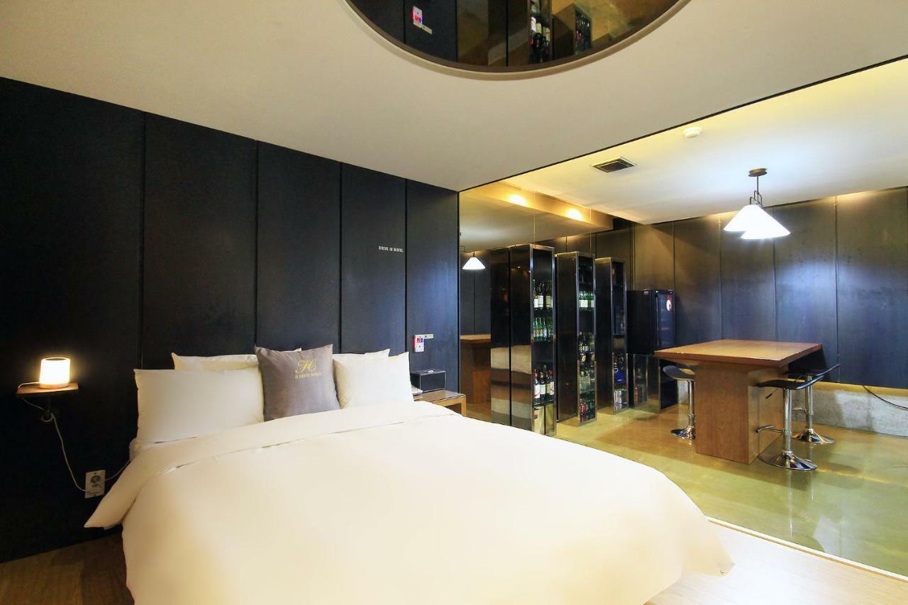 H Drive Hotel Iksan Экстерьер фото