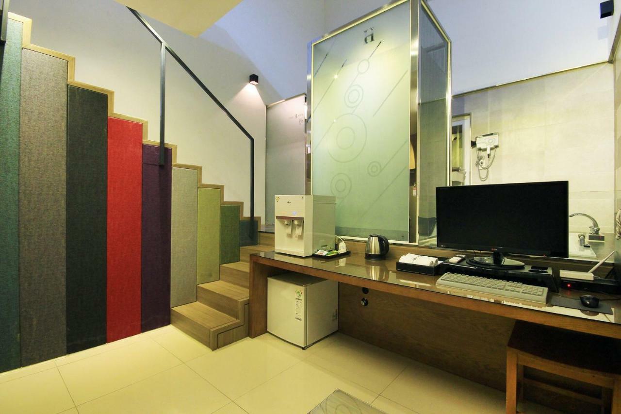 H Drive Hotel Iksan Экстерьер фото
