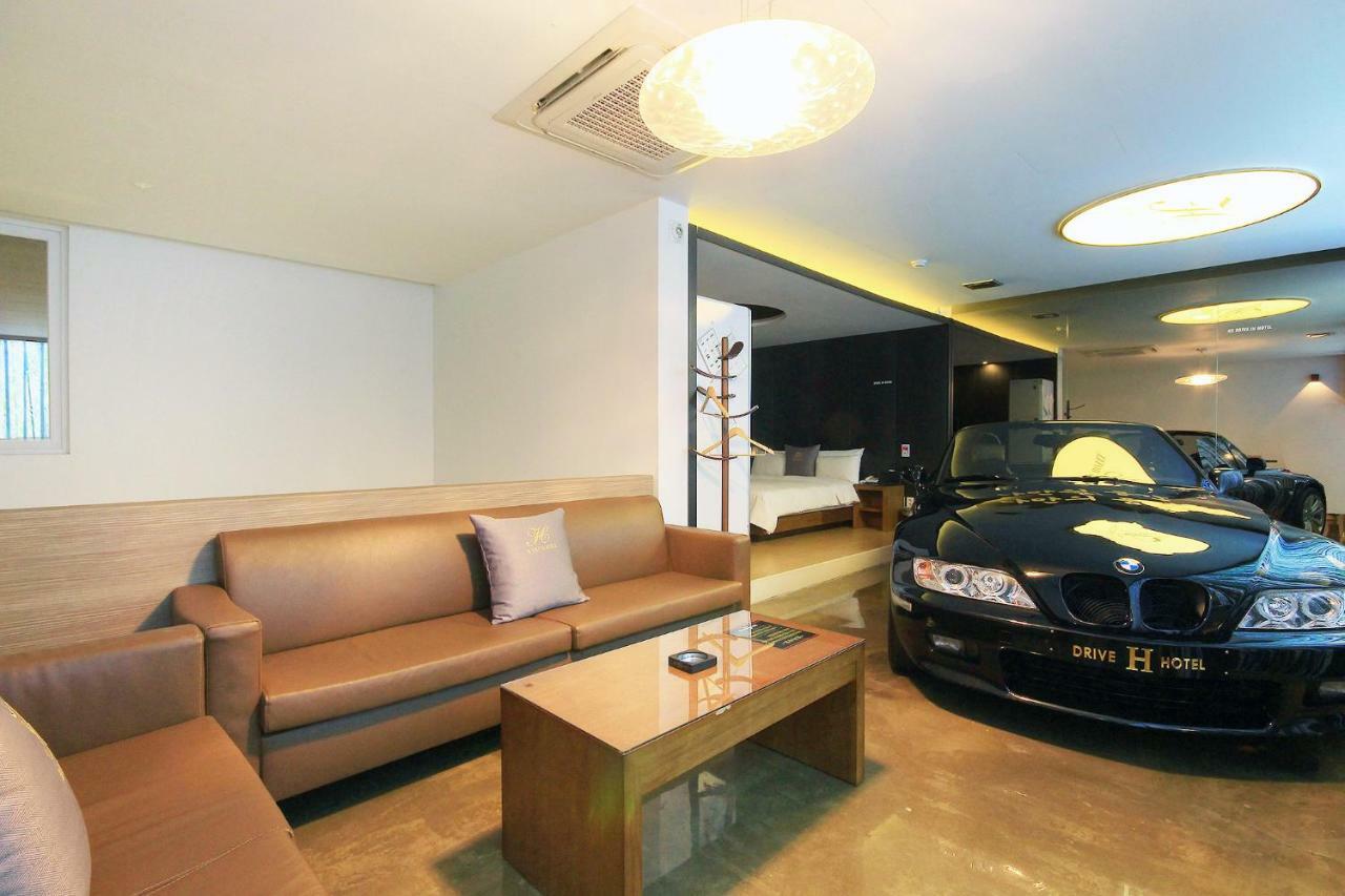 H Drive Hotel Iksan Экстерьер фото