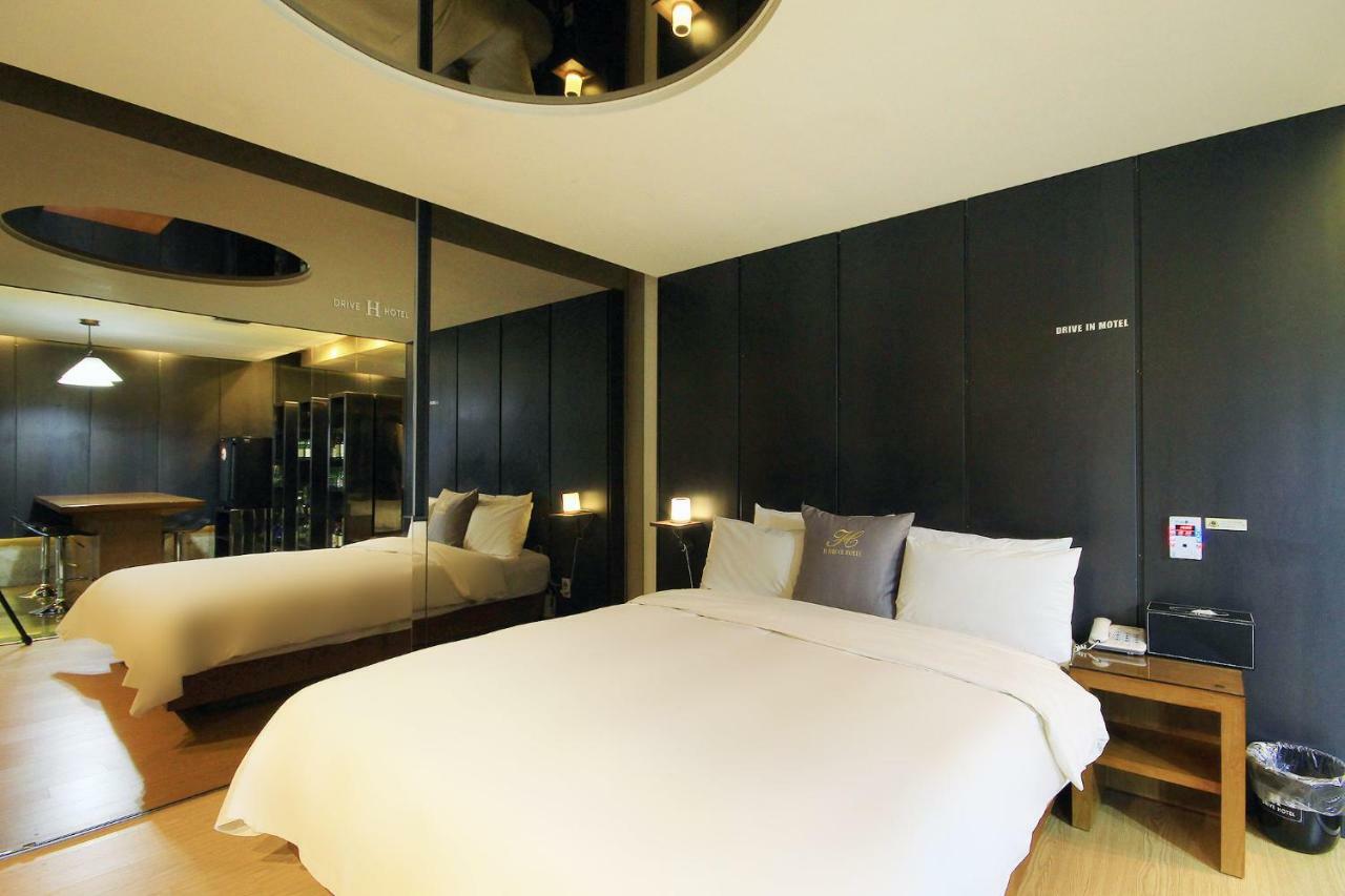 H Drive Hotel Iksan Экстерьер фото