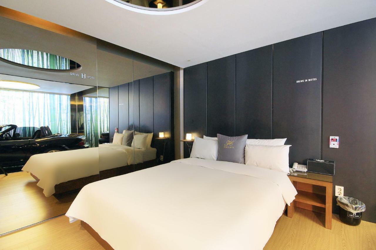 H Drive Hotel Iksan Экстерьер фото